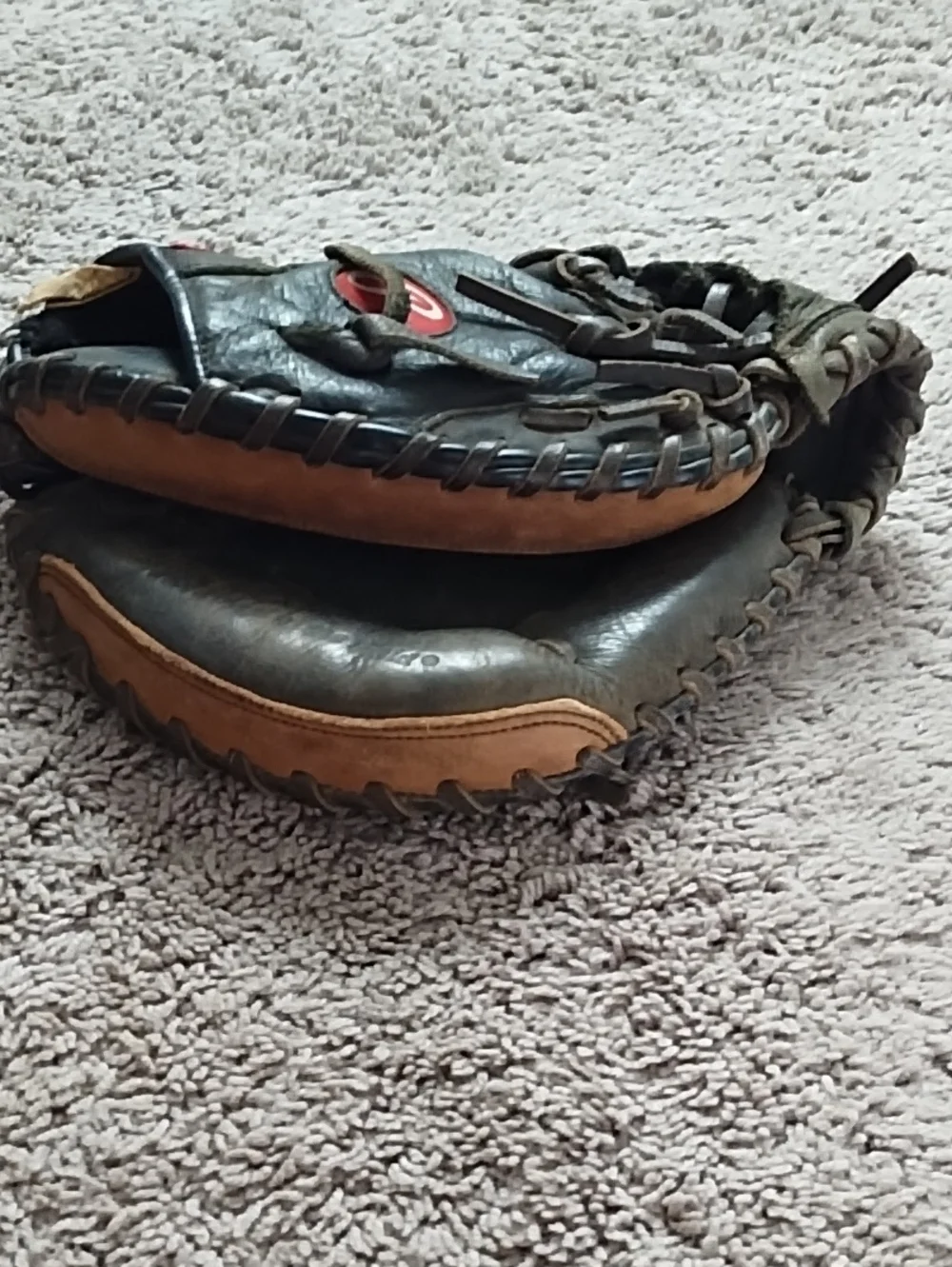 Rawlings Black and Tan Kids' Baseball Catcher's Mitt